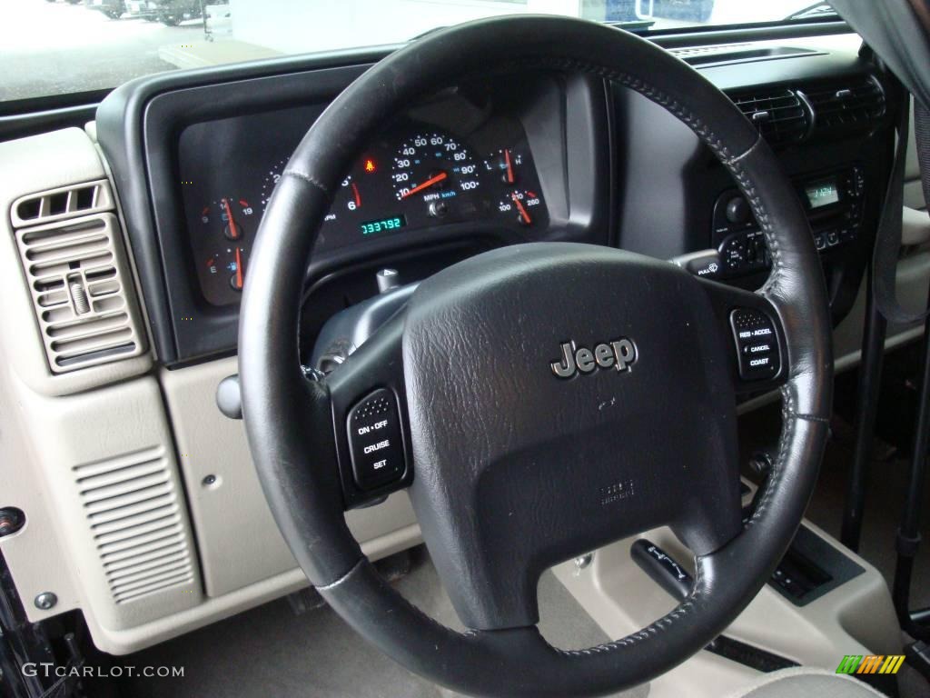 2004 Wrangler Sahara 4x4 - Black / Khaki photo #13