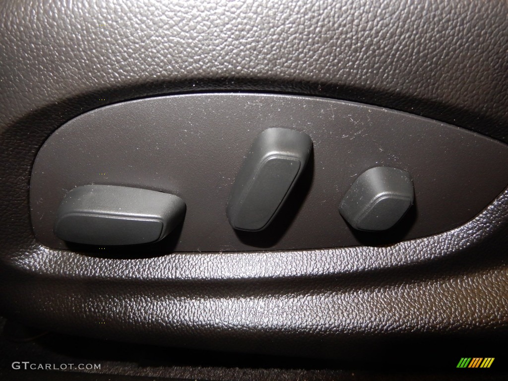 2018 Impala Premier - Graphite Metallic / Jet Black/Light Wheat photo #19