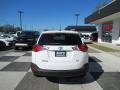 Super White - RAV4 XLE Photo No. 4
