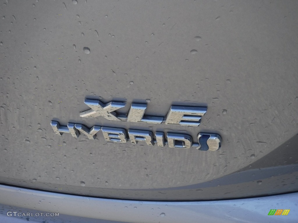 2017 RAV4 XLE AWD Hybrid - Silver Sky Metallic / Black photo #11