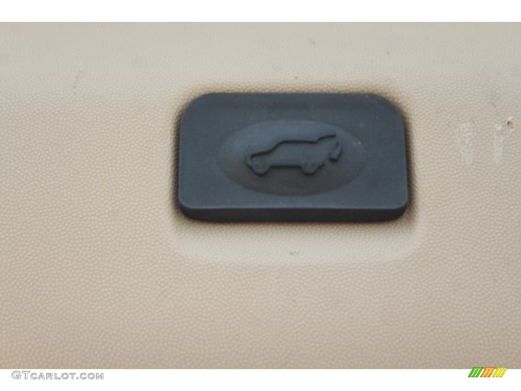 2007 SRX V6 - White Diamond / Cashmere photo #21