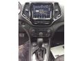 Sting-Gray - Cherokee Limited 4x4 Photo No. 13