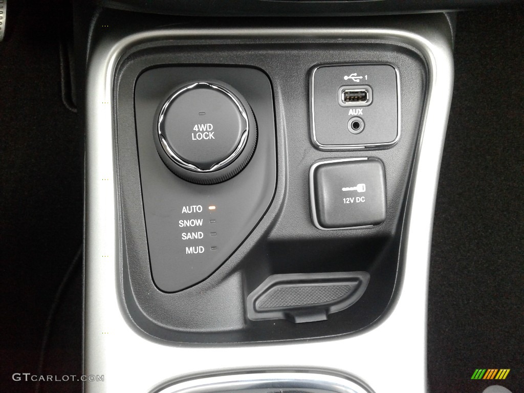 2019 Jeep Compass Sport 4x4 Controls Photo #132711568
