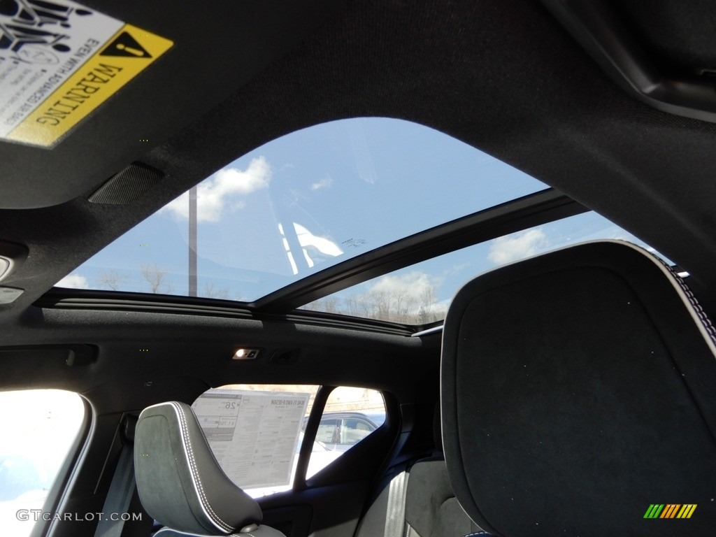 2019 Volvo XC40 T5 R-Design AWD Sunroof Photo #132717067