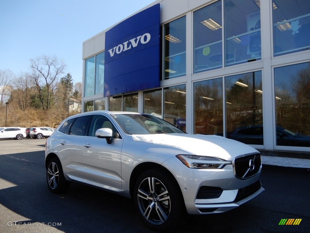 2019 XC60 T6 AWD Momentum - Bright Silver Metallic / Blonde photo #1