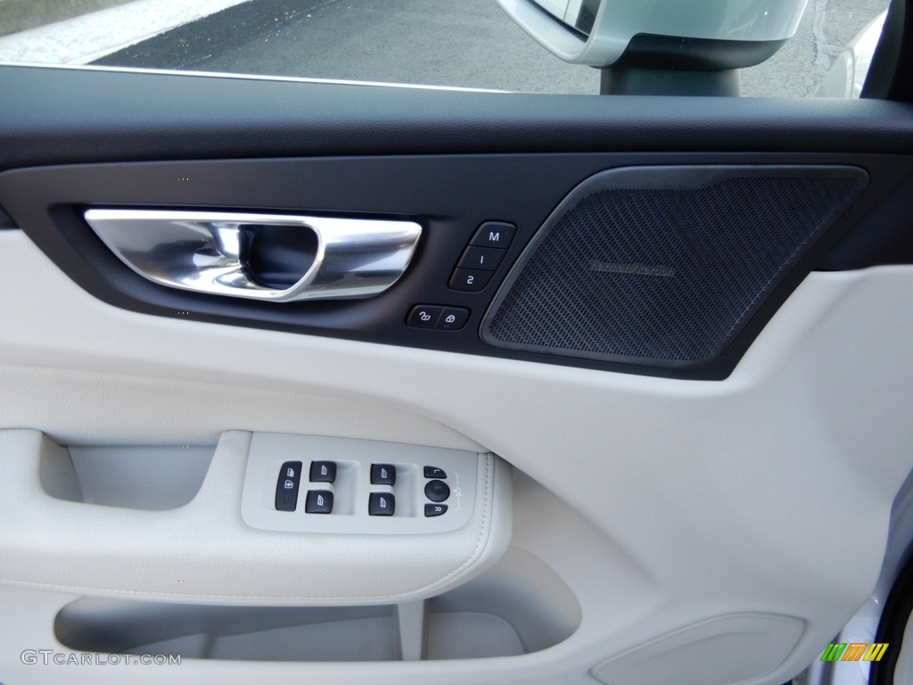 2019 Volvo XC60 T6 AWD Momentum Blonde Door Panel Photo #132717427