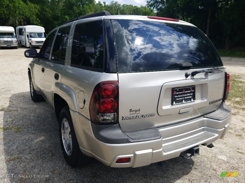 2004 TrailBlazer LS - Dark Gray Metallic / Medium Pewter photo #5