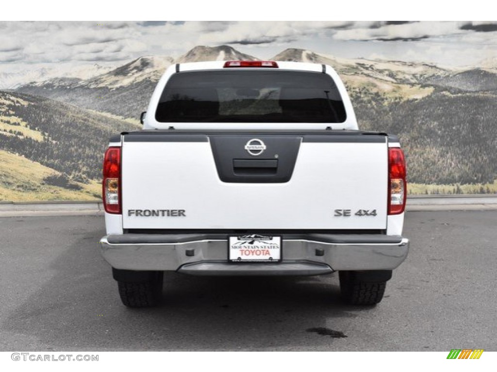 2009 Frontier SE Crew Cab 4x4 - Avalanche White / Steel photo #8