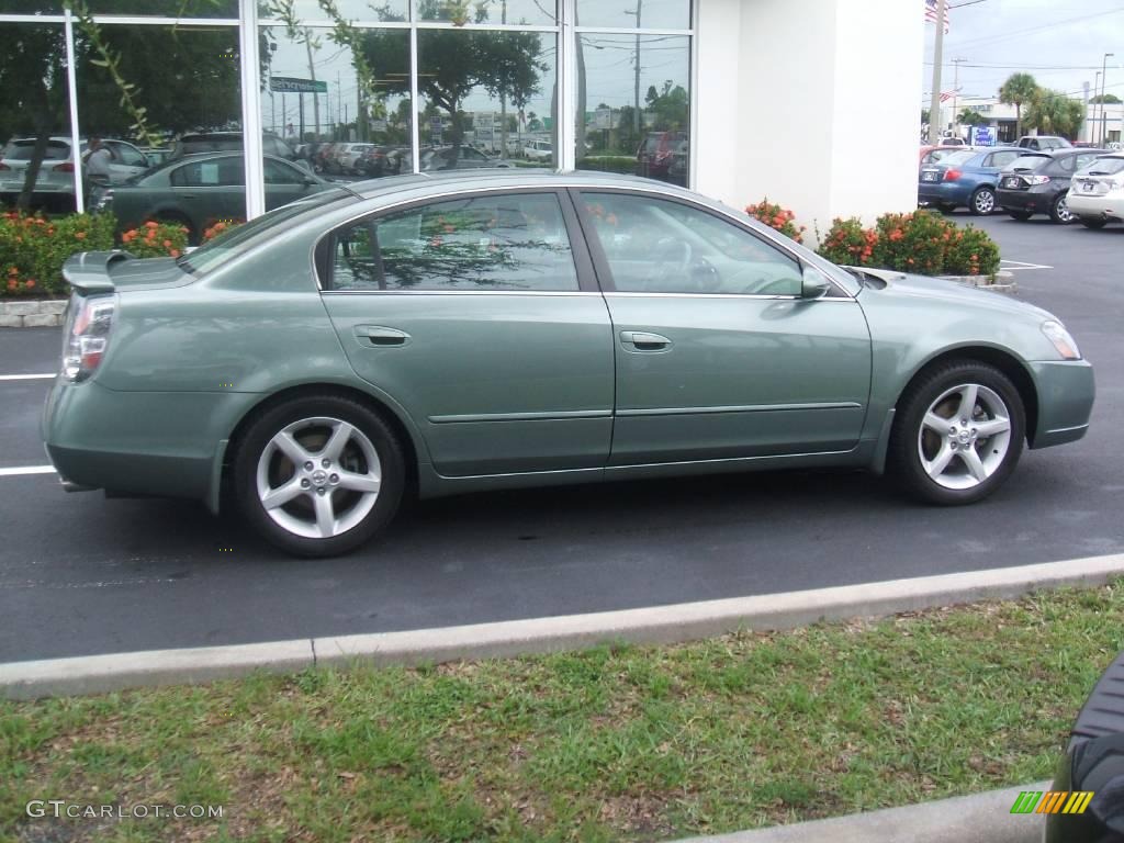 2005 Altima 3.5 SE - Mystic Emerald Green / Blond photo #6