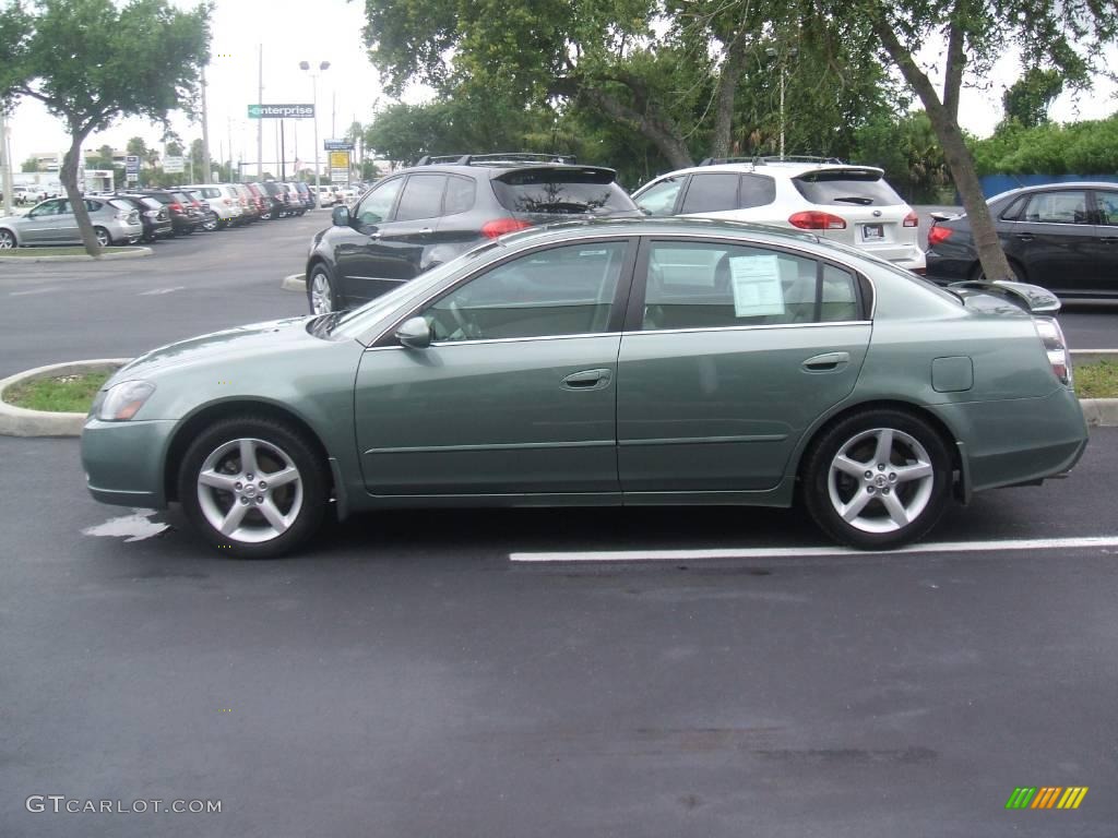2005 Altima 3.5 SE - Mystic Emerald Green / Blond photo #8