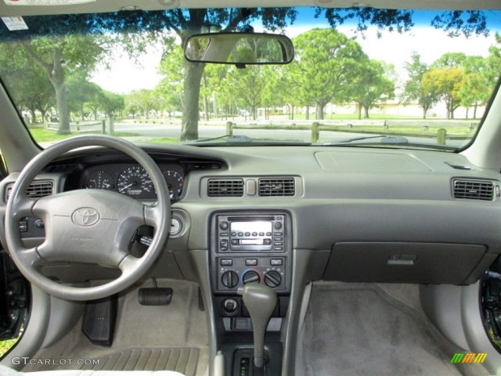 2001 Camry LE - Woodland Pearl / Oak photo #2