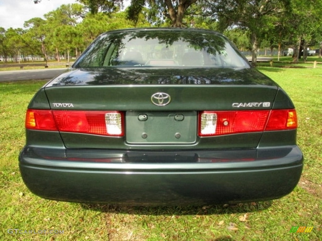 2001 Camry LE - Woodland Pearl / Oak photo #7
