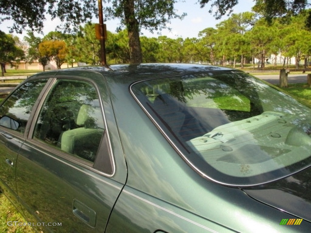 2001 Camry LE - Woodland Pearl / Oak photo #39