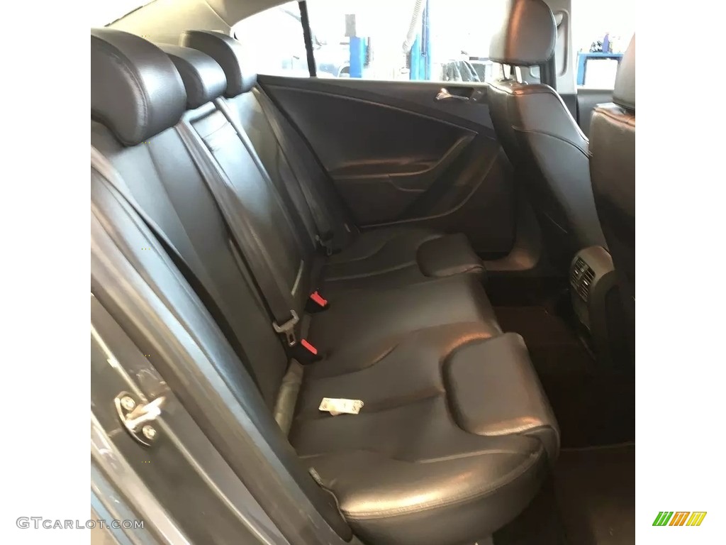 2006 Passat 2.0T Sedan - United Grey Metallic / Black photo #12
