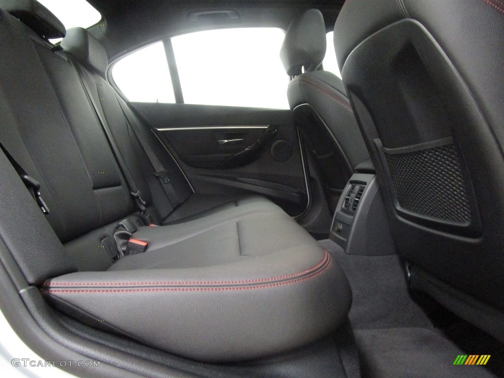 2018 3 Series 330i xDrive Sedan - Glacier Silver Metallic / Black photo #15