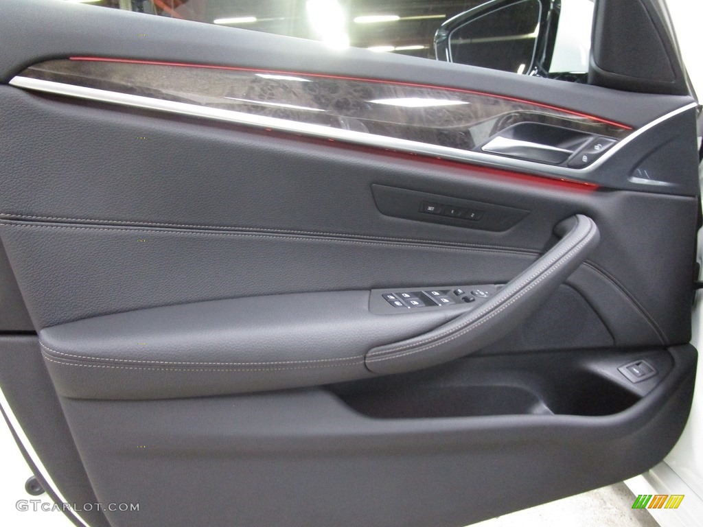 2019 5 Series 530i xDrive Sedan - Alpine White / Black photo #15