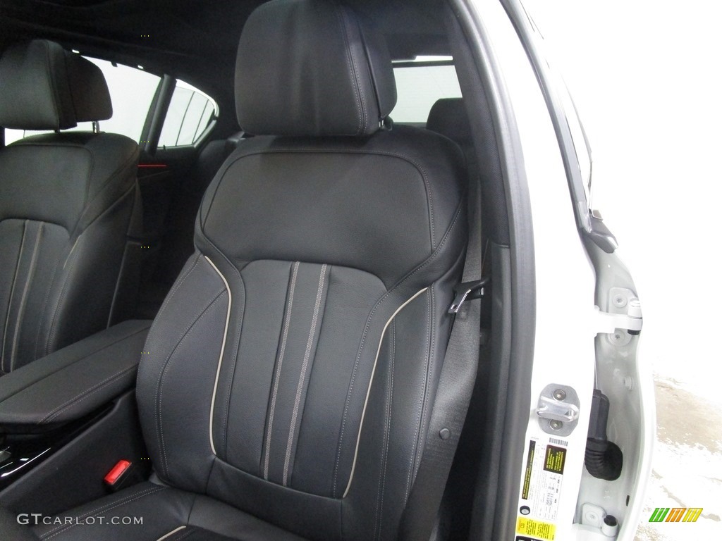 2019 5 Series 530i xDrive Sedan - Alpine White / Black photo #16