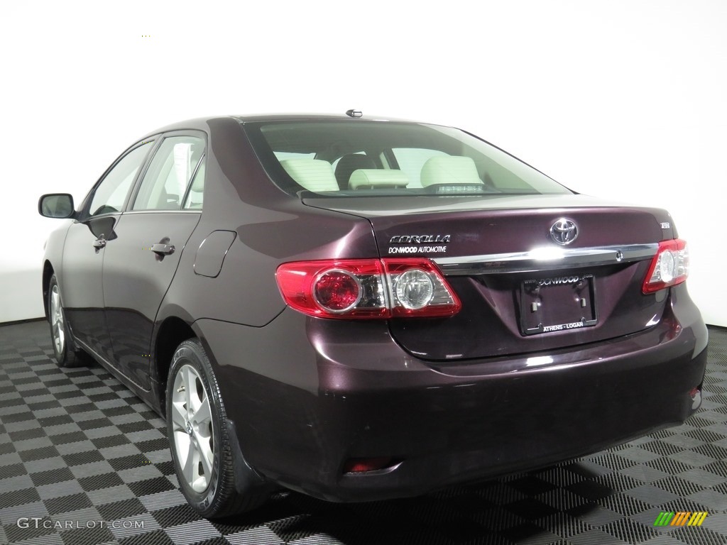 2013 Corolla LE Special Edition - Black Currant Metallic / Bisque photo #5