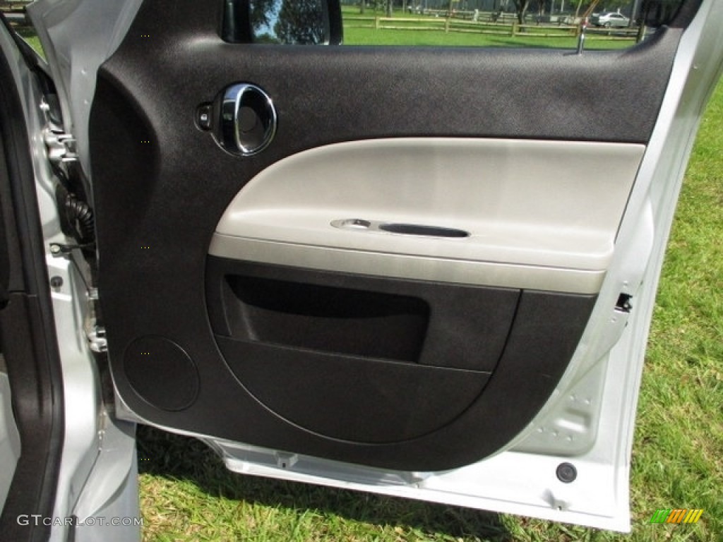 2009 HHR SS - Silver Ice Metallic / Ebony/Dark Gray photo #46