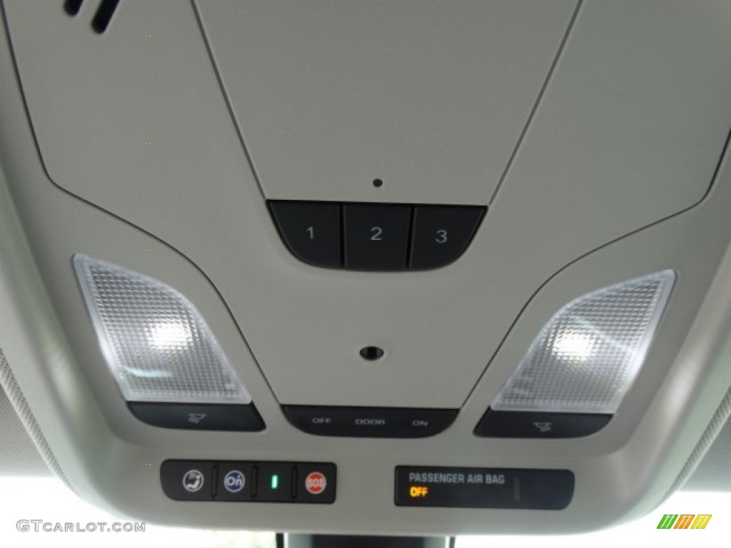 2019 Impala Premier - Silver Ice Metallic / Jet Black/­Dark Titanium photo #24
