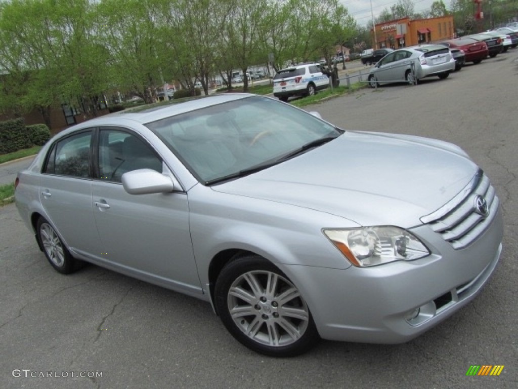 2005 Avalon Limited - Titanium Metallic / Light Gray photo #3