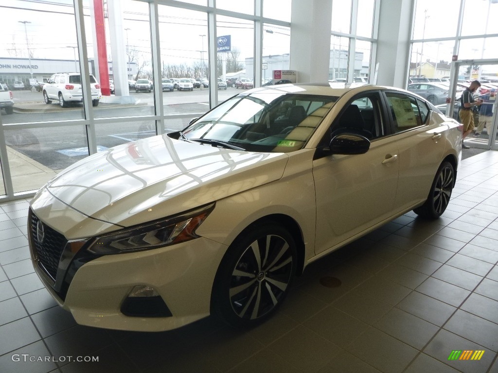 2019 Altima SR AWD - Pearl White / Charcoal photo #7
