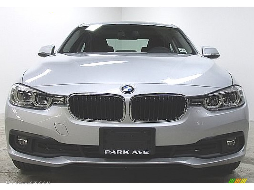 2018 3 Series 320i xDrive Sedan - Glacier Silver Metallic / Black photo #3