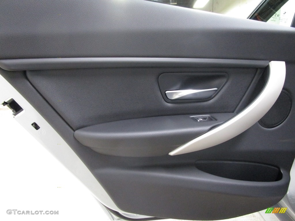 2018 3 Series 320i xDrive Sedan - Glacier Silver Metallic / Black photo #7