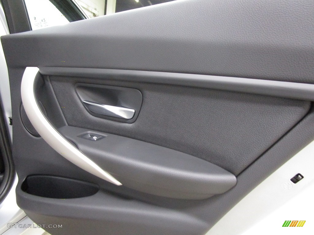 2018 3 Series 320i xDrive Sedan - Glacier Silver Metallic / Black photo #13