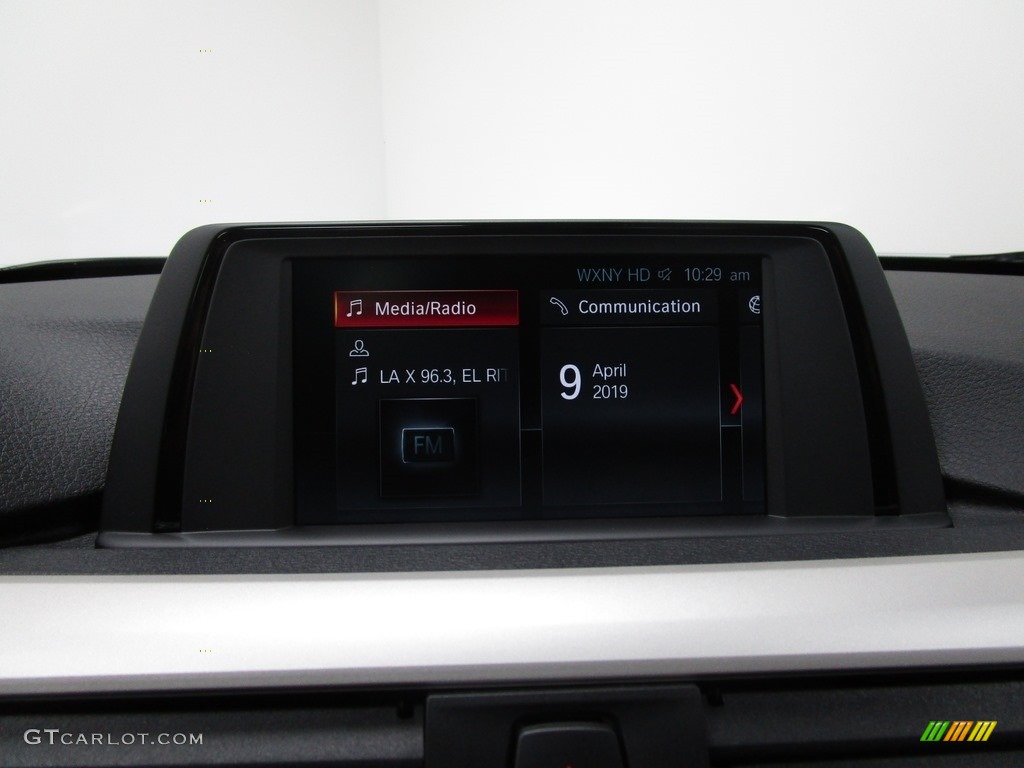 2018 3 Series 320i xDrive Sedan - Glacier Silver Metallic / Black photo #22