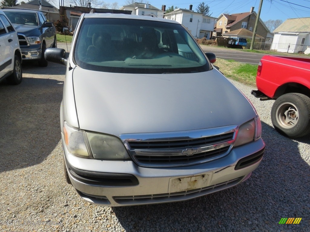 2004 Venture LS - Silverstone Metallic / Medium Gray photo #5