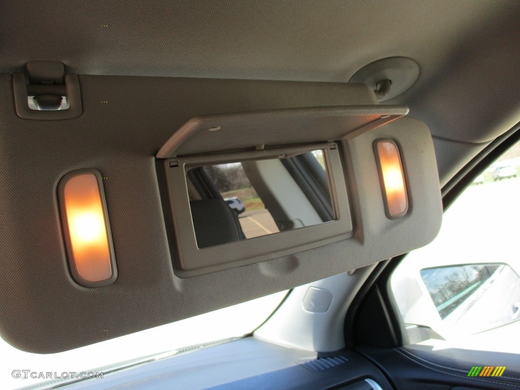 2016 Traverse LT AWD - Summit White / Ebony photo #33