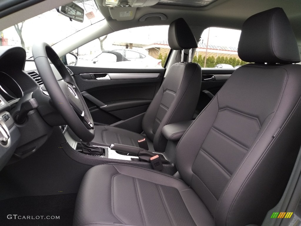 Titan Black Interior 2019 Volkswagen Passat Wolfsburg Photo #132796052
