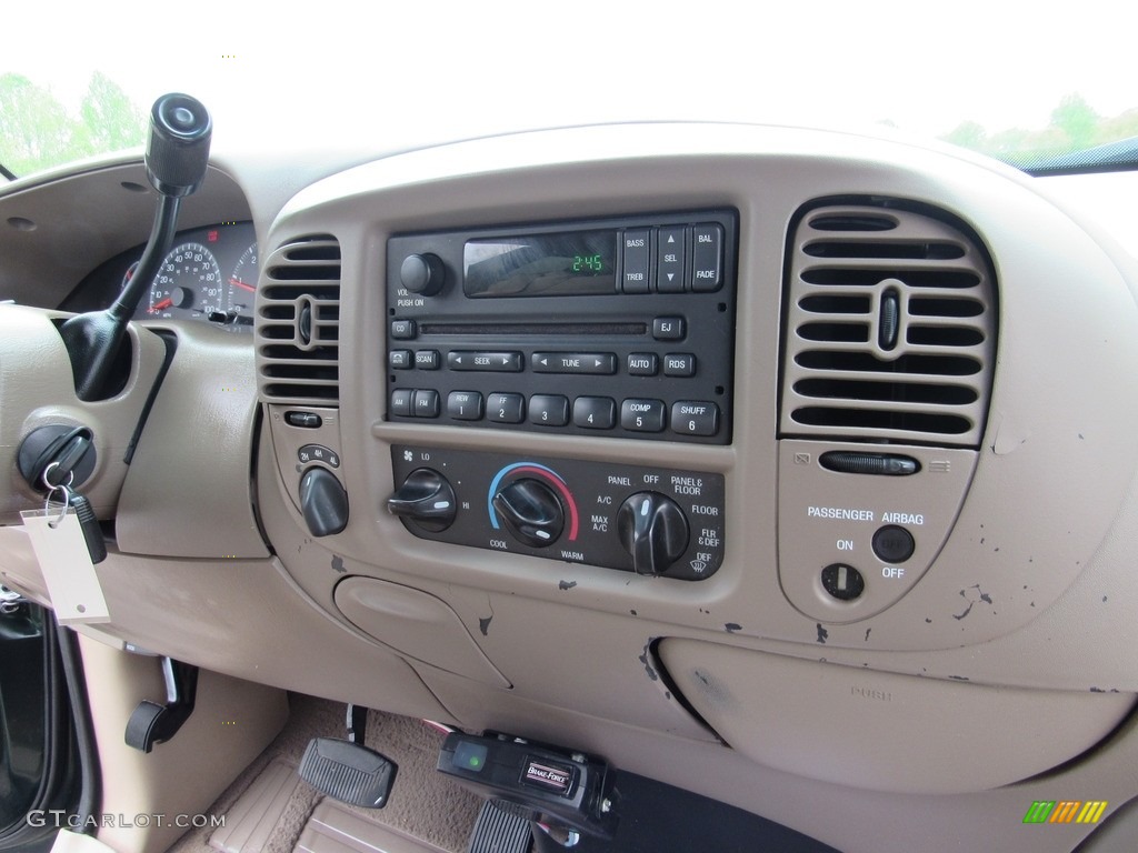 2001 F150 Lariat SuperCab 4x4 - Dark Highland Green Metallic / Medium Parchment photo #21