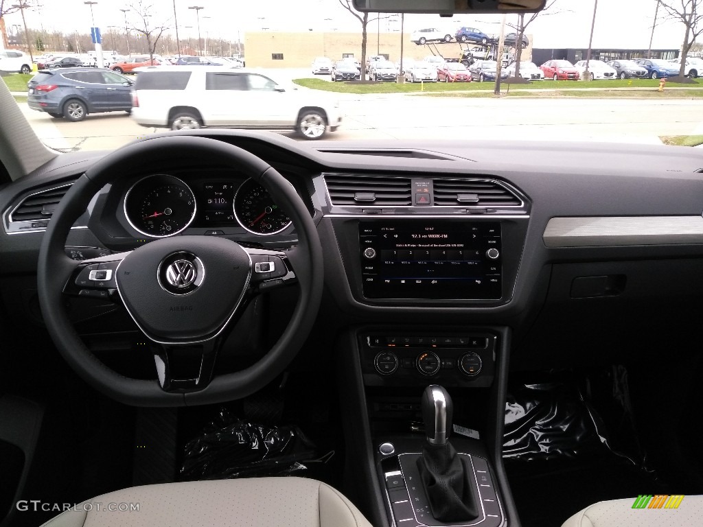 2019 Volkswagen Tiguan SE 4MOTION Storm Gray Dashboard Photo #132802052