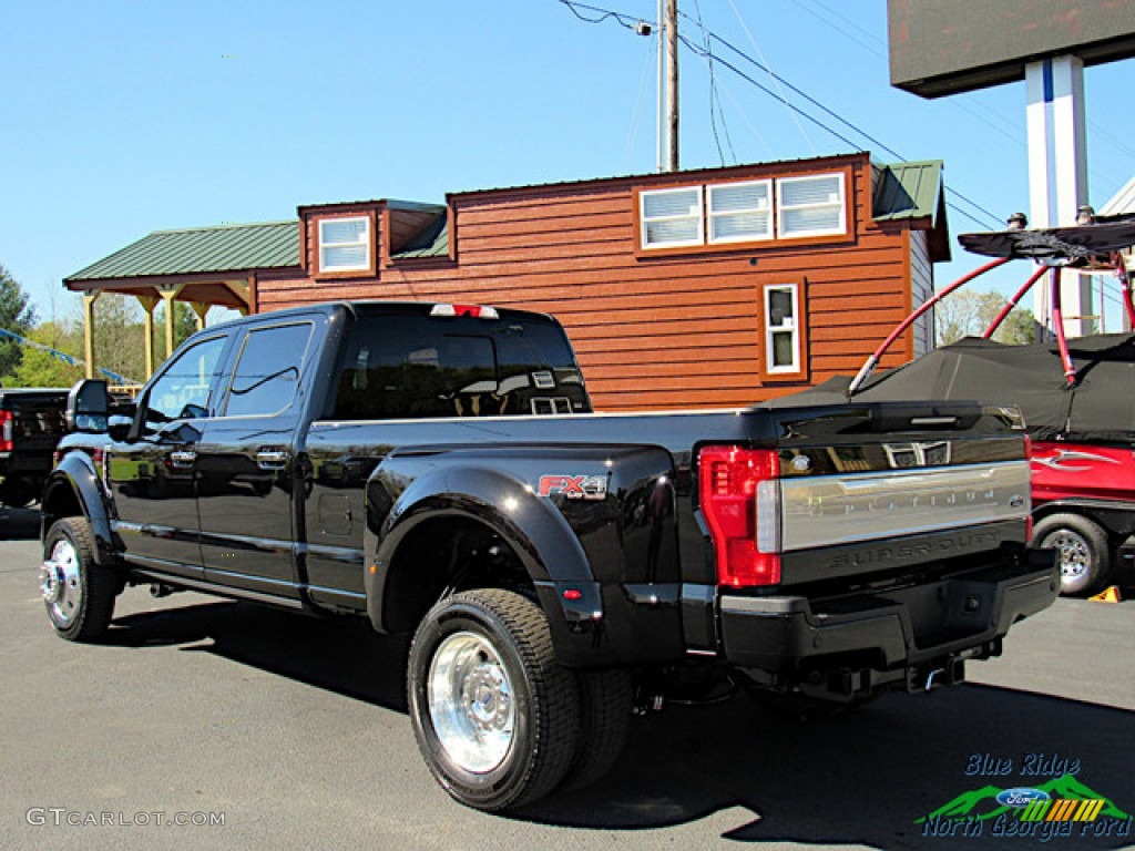 2019 F450 Super Duty Platinum Crew Cab 4x4 - Agate Black / Black photo #3