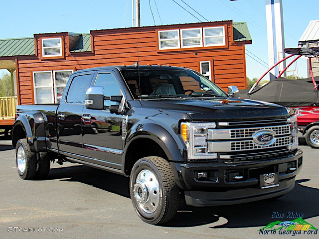 2019 F450 Super Duty Platinum Crew Cab 4x4 - Agate Black / Black photo #7