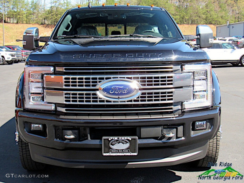 2019 F450 Super Duty Platinum Crew Cab 4x4 - Agate Black / Black photo #8