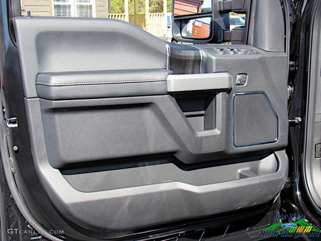 2019 F450 Super Duty Platinum Crew Cab 4x4 - Agate Black / Black photo #33
