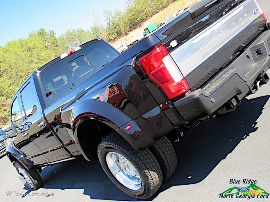 2019 F450 Super Duty Platinum Crew Cab 4x4 - Agate Black / Black photo #40
