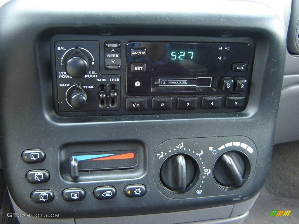 1996 Caravan  - Island Teal Metallic / Gray photo #16