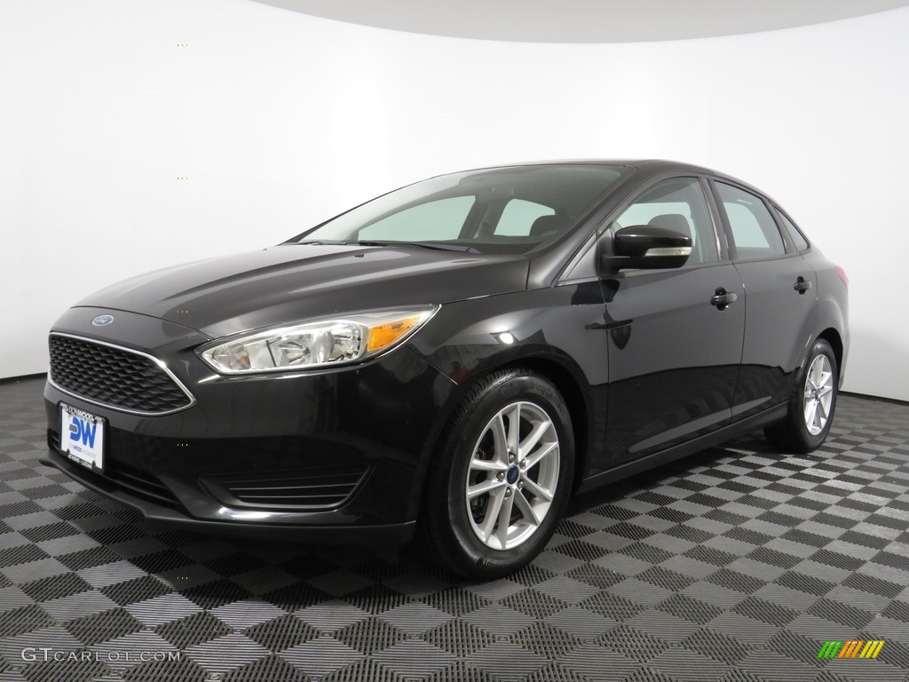 2015 Focus SE Sedan - Tuxedo Black Metallic / Charcoal Black photo #4