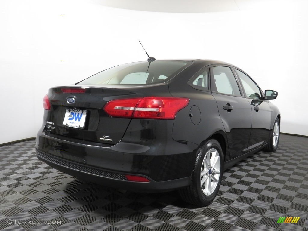 2015 Focus SE Sedan - Tuxedo Black Metallic / Charcoal Black photo #7