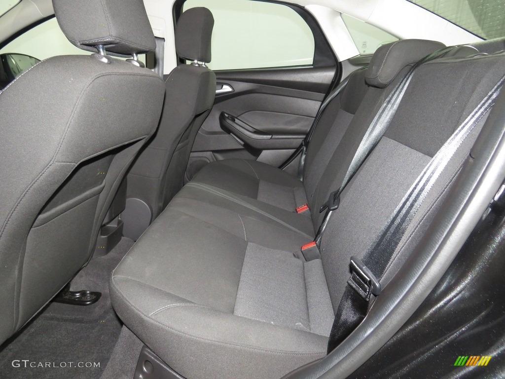 2015 Focus SE Sedan - Tuxedo Black Metallic / Charcoal Black photo #13