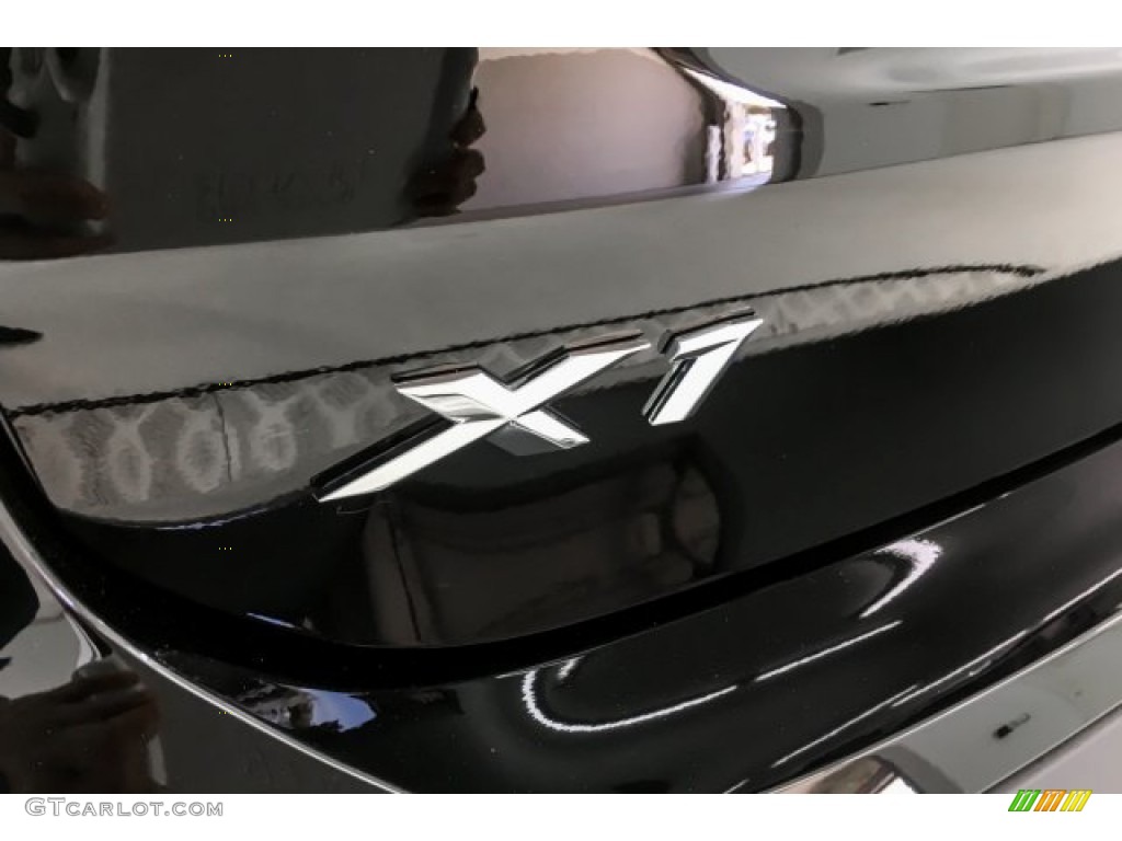 2019 X1 sDrive28i - Jet Black / Black photo #7