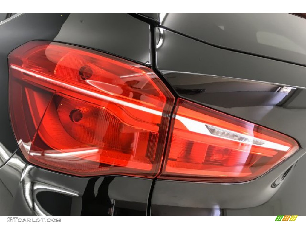 2019 X1 sDrive28i - Jet Black / Black photo #25