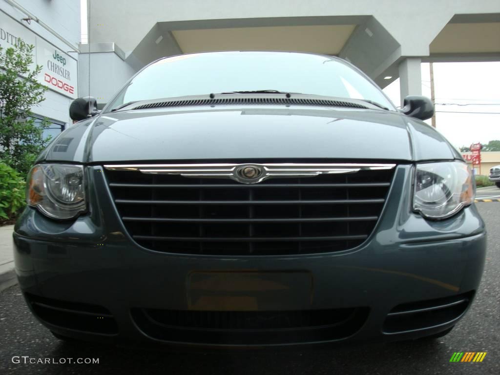 2007 Town & Country Touring - Magnesium Pearl / Medium Slate Gray photo #2
