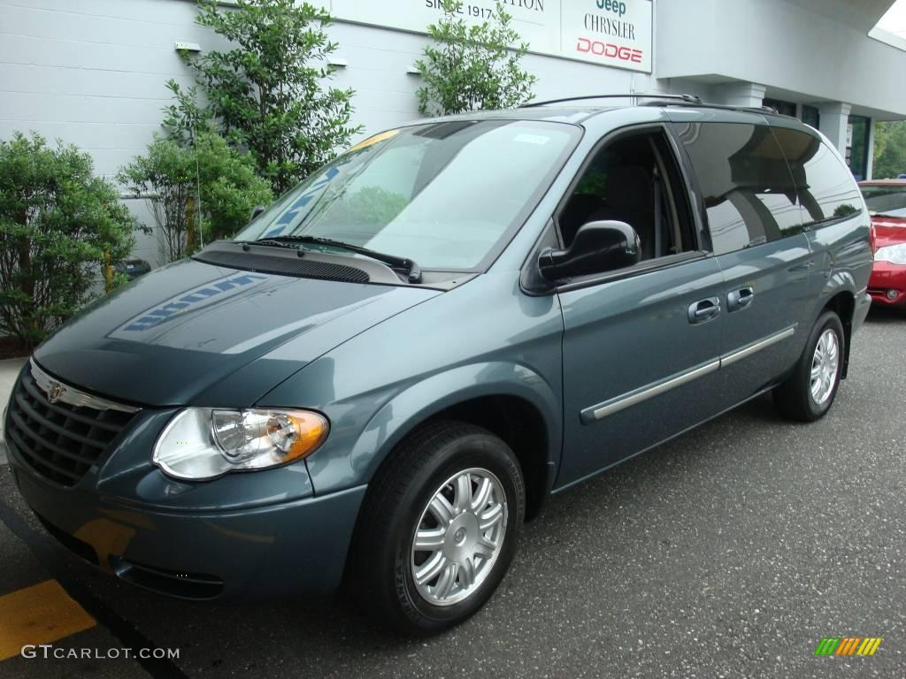 2007 Town & Country Touring - Magnesium Pearl / Medium Slate Gray photo #3