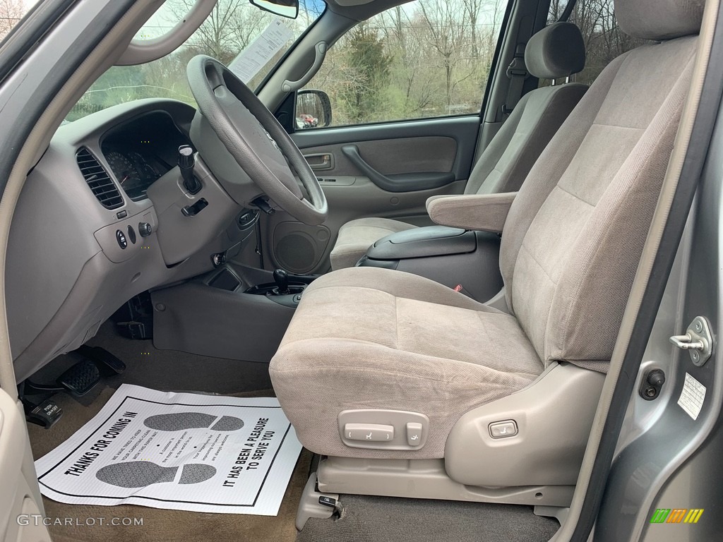 2004 Sequoia SR5 4x4 - Silver Sky Metallic / Oak photo #9