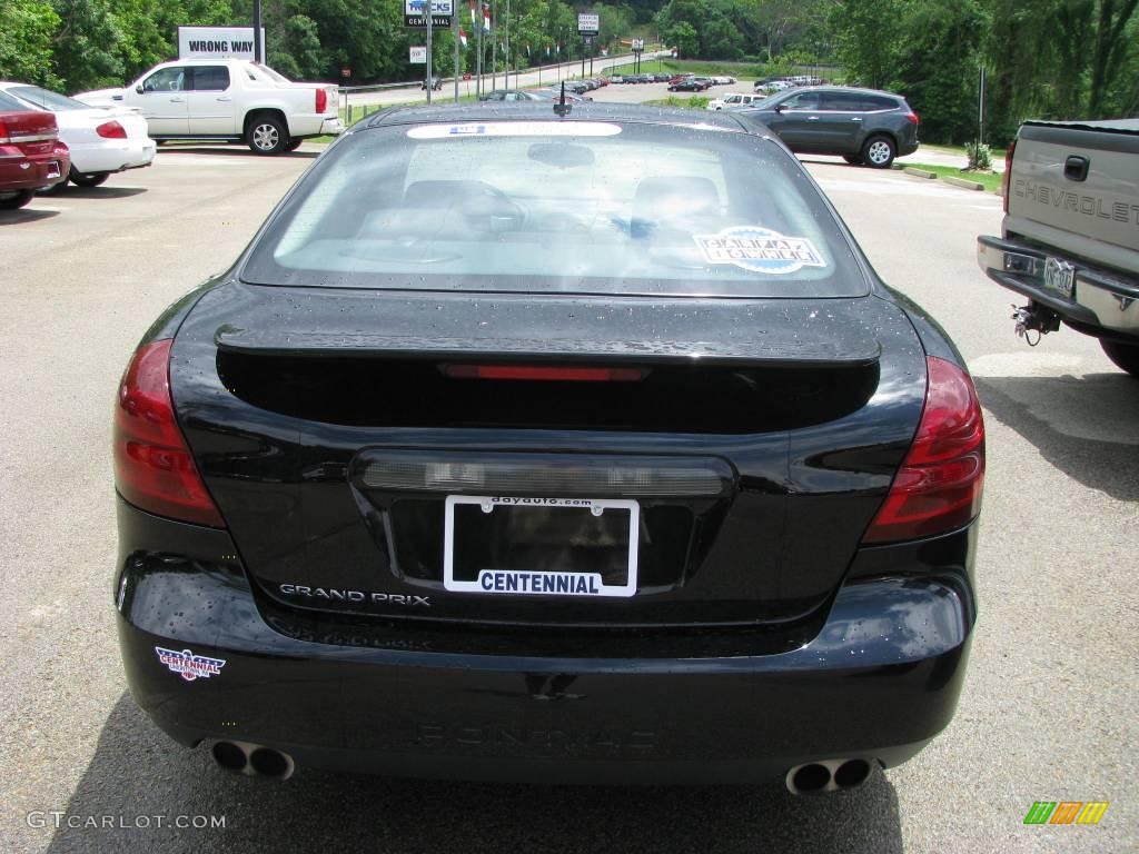 2006 Grand Prix Sedan - Black / Ebony photo #4